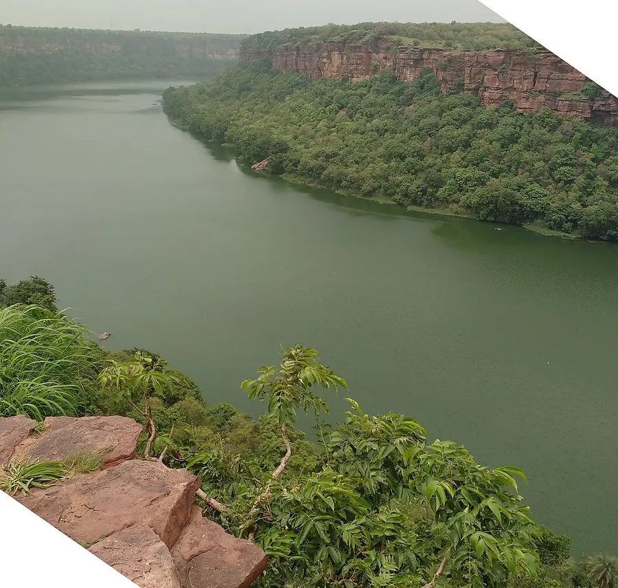 Chambal gorge at Garadia Mahadev, near Kota