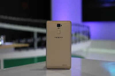 Oppo R7 Plus phone