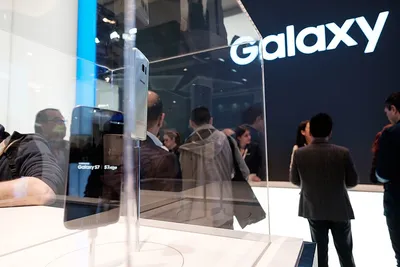 Samsung Galaxy S7 phone