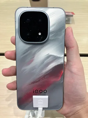 Vivo Iqoo 15 phone